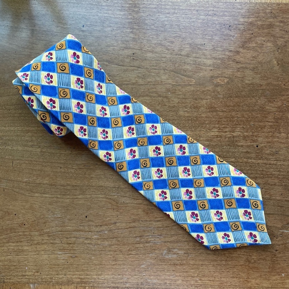 J. Garcia Snail Garden Geometric & Floral Patterned Silk Tie in Blue and Yellow